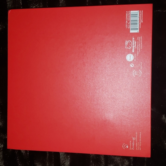 The Creme Shop Hello Kitty Holidays Bath Bomb - Picture 6 of 8